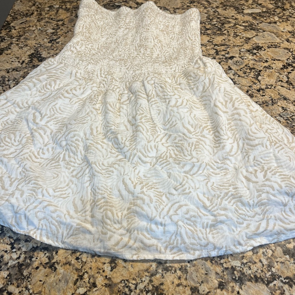 Universal Thread White and Cream Textured Top